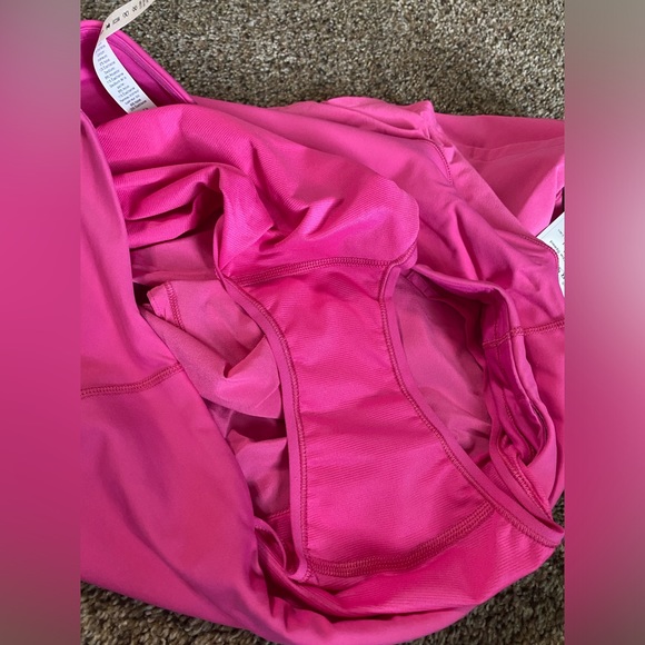 Lululemon NWT size 10 Speed Up HR Short 2.5” *Lined - Picture 5 of 6